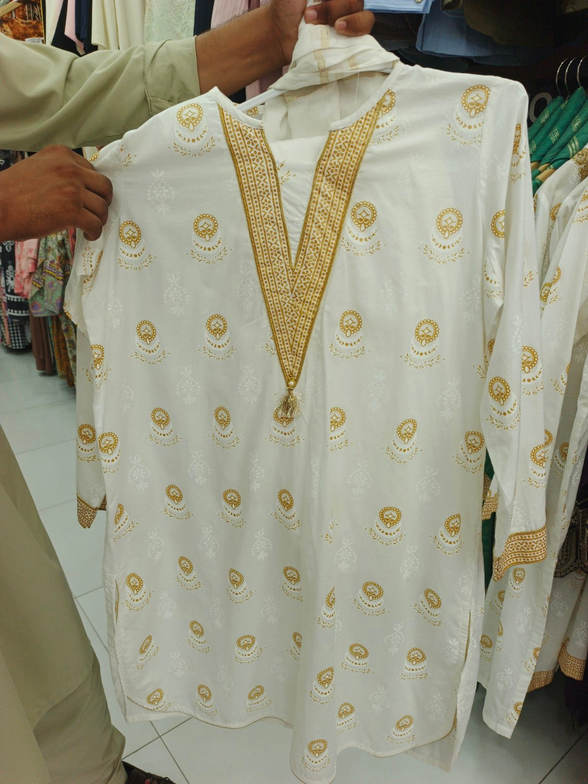 Ivory Gold Radiance 3-Piece Lawn Suit | W3 three-piece lawn suit