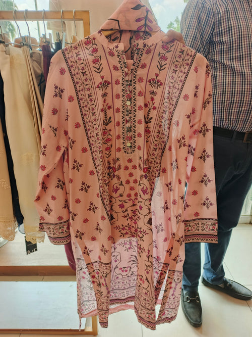 Blush Botanical Printed Lawn 3-Piece Suit in Blush Peach with Berry Print